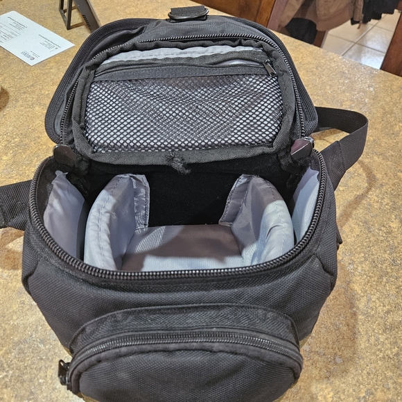 Canon Rebel EOS T3 bundle - Picture 7 of 7